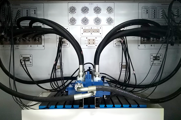 400L/min 工程多路閥可靠性試驗臺