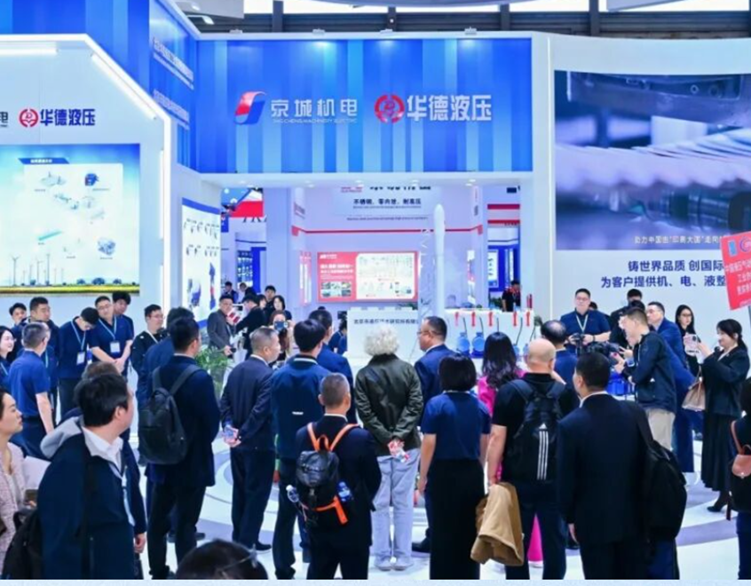 京城機電領導一行蒞臨第29屆PTC亞洲動力傳動展  調(diào)研液壓產(chǎn)業(yè)發(fā)展情況
